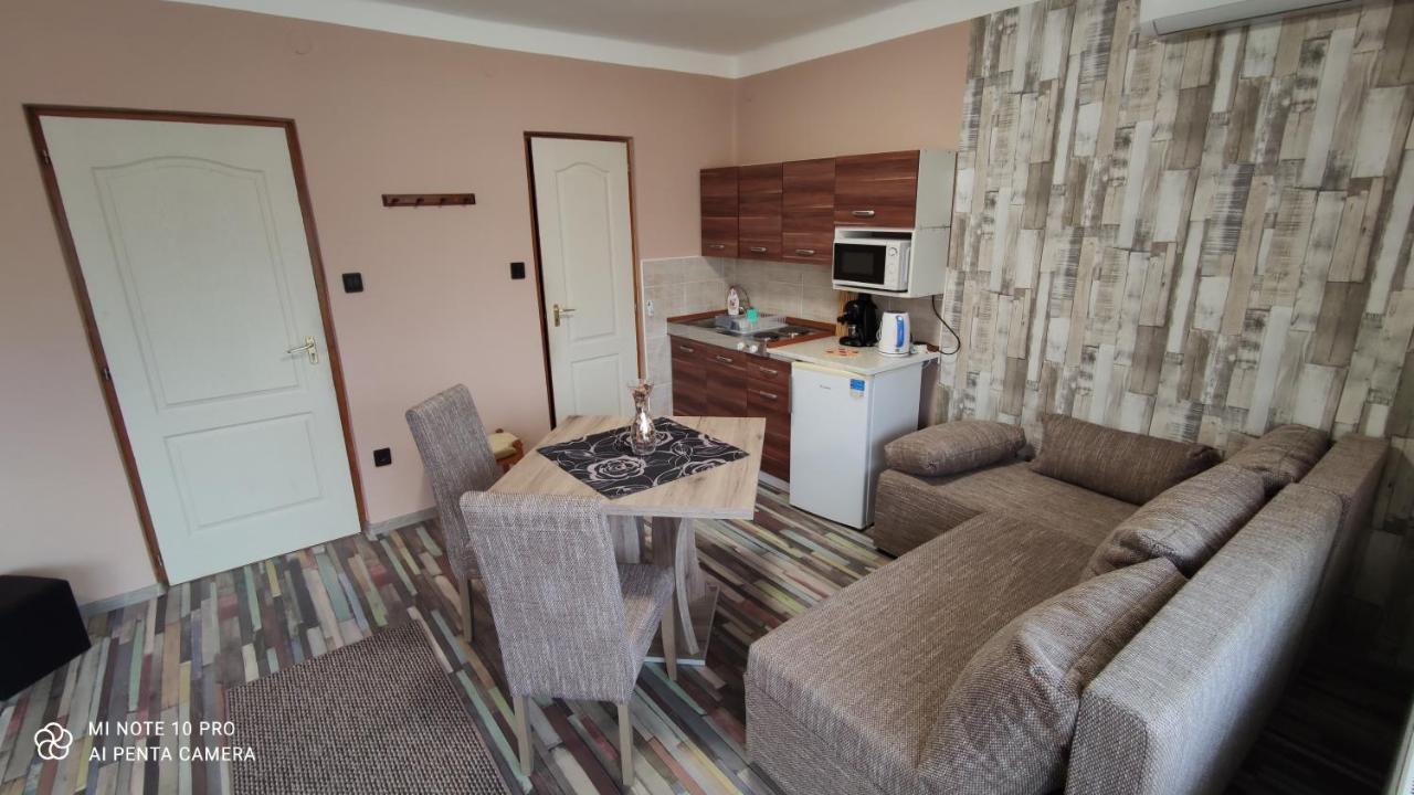 Apartman Edit Harkány Eksteriør bilde